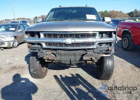 2004 Chevrolet Suburban 1500 Lt из США, поврежденный, VIN 1GNEC16Z34J258979